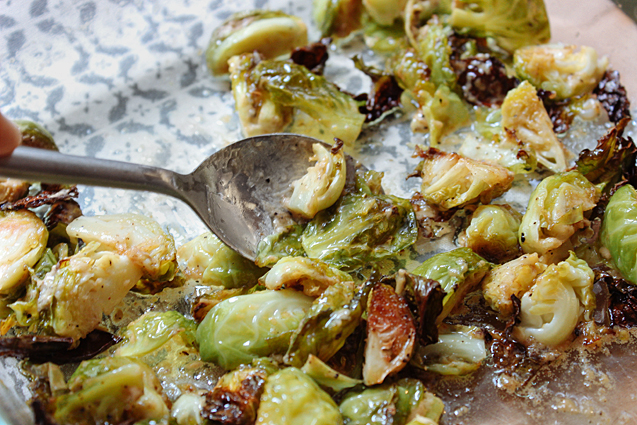 Spicy_Roasted_Brussels_Sprouts-6_rev