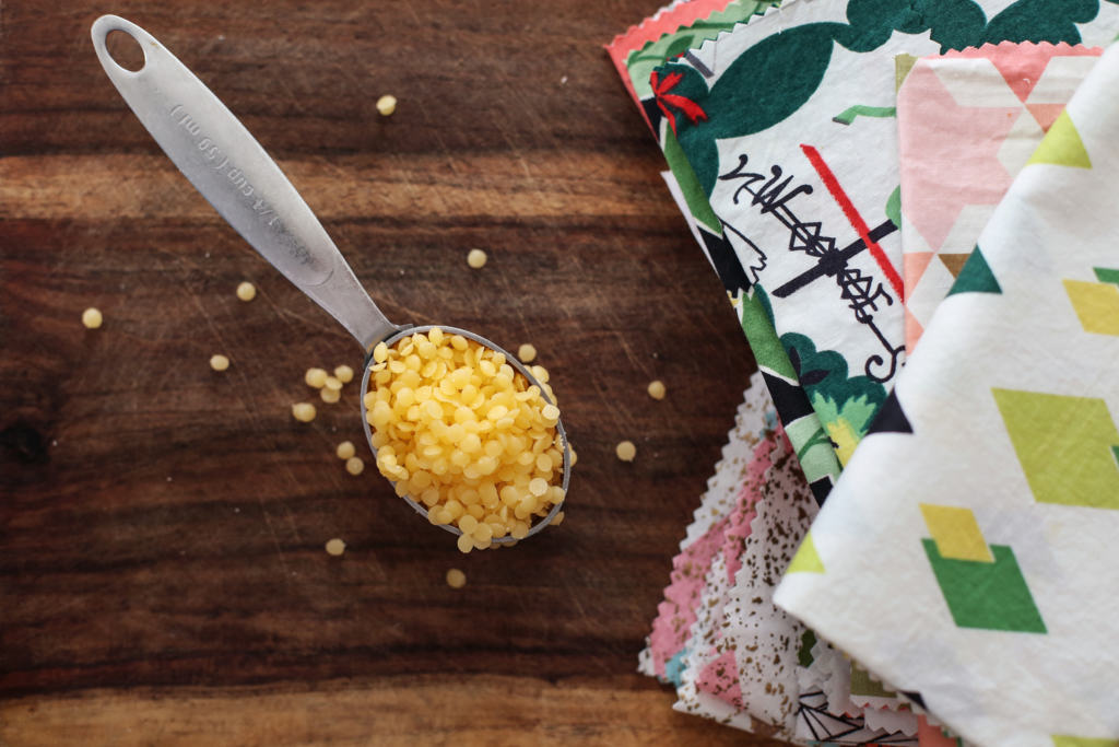 Beeswax Wraps with a Vegan Option and a Free Beeswax Baggie Pattern -  YumUniverse